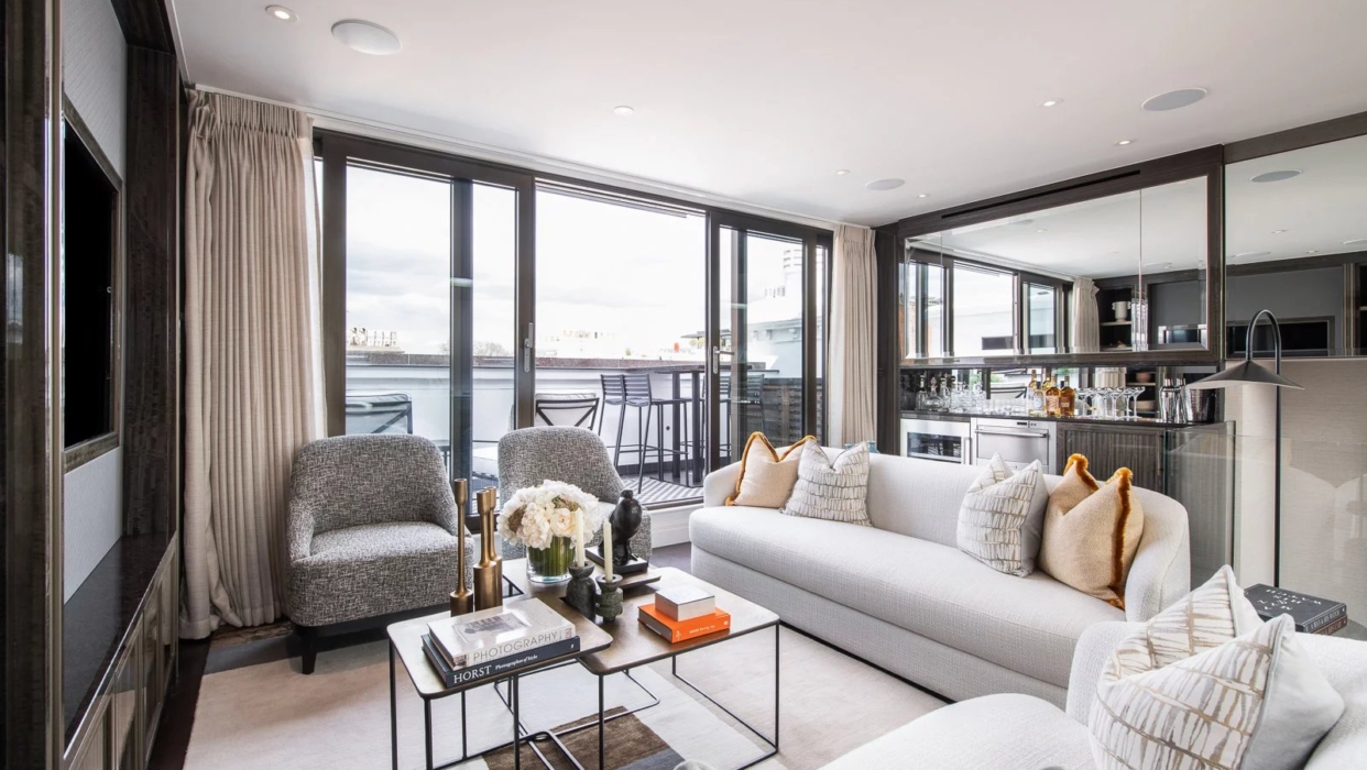 A luxury duplex penthouse with a private terrace 2025