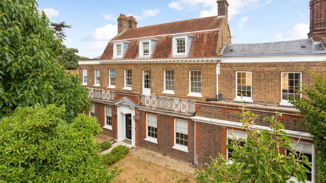 A beautifully presented family home surrounded by large gardens in Richmond 2025