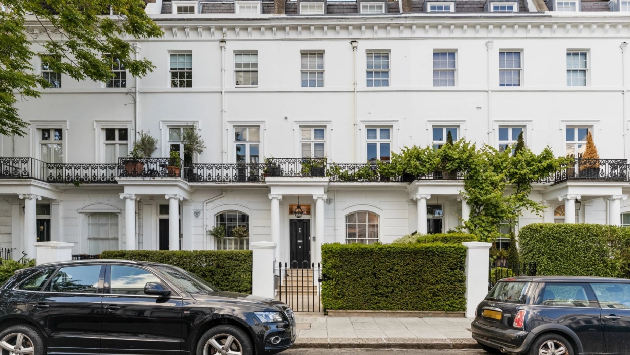 A recently renovated townhouse in South Kensington 2025