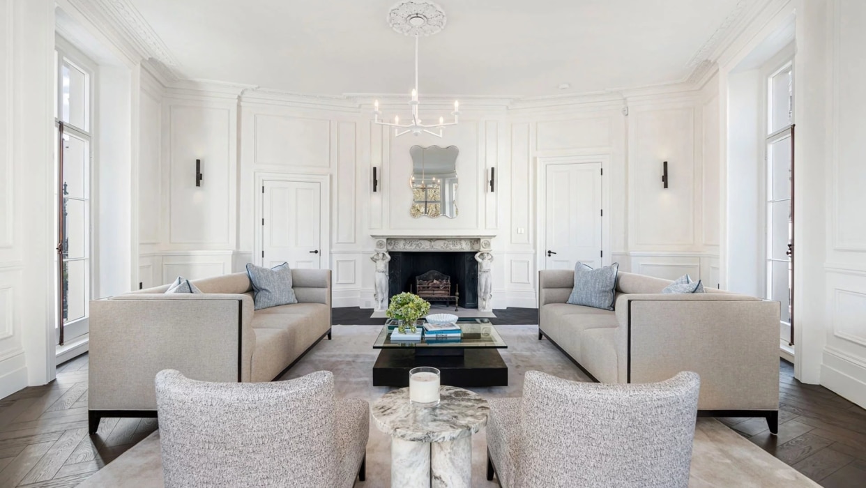 An exceptional Belgravia residence with grand interiors and views over Belgrave Square. 2025