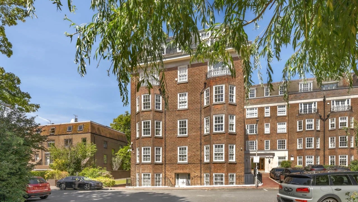 A bright five-bedroom apartment ideal for a family moments away from Primrose Hill and Regents Park. 2025