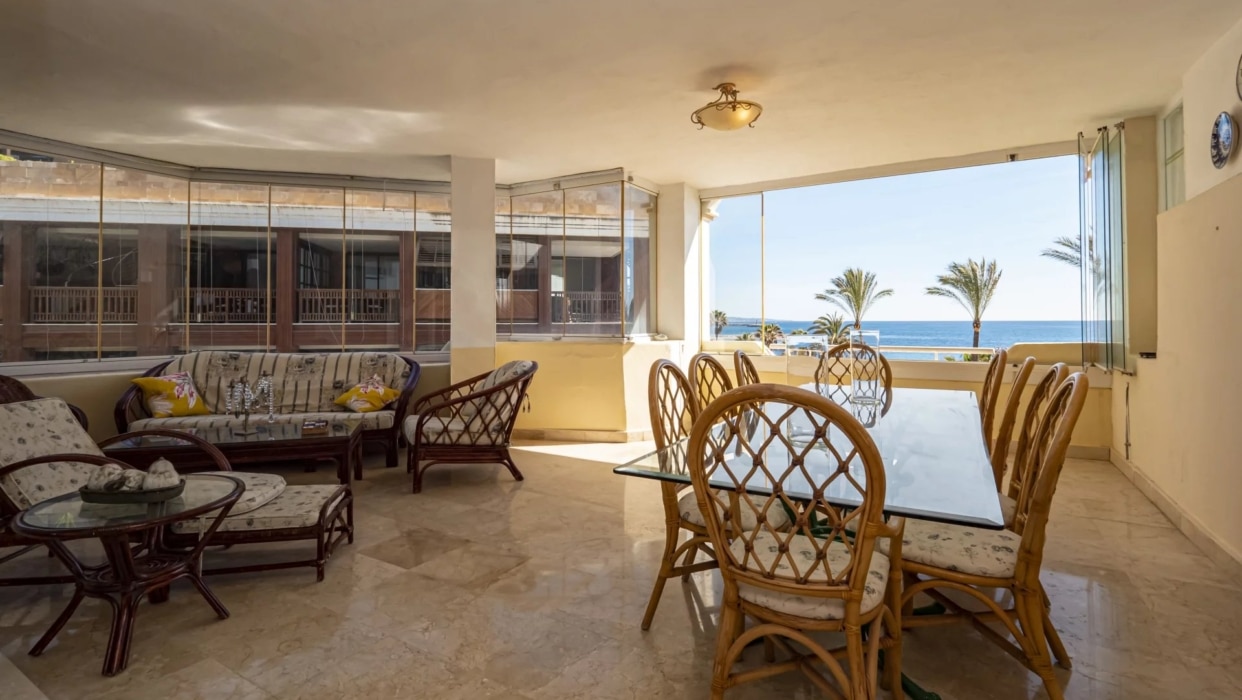Frontline Beach Apartmen 2025