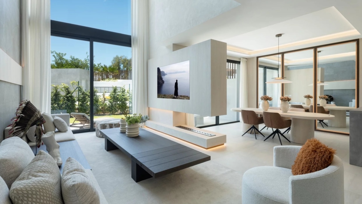 Contemporary Villa 2025