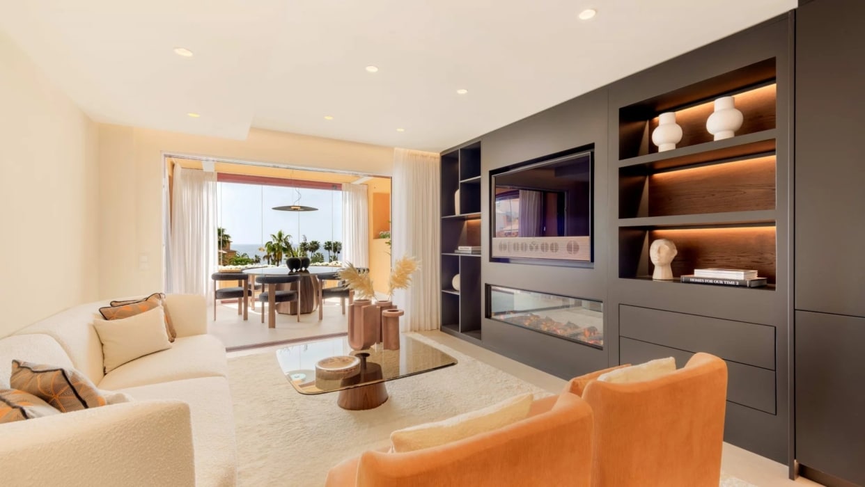 Apartment with Sea Views 2025
