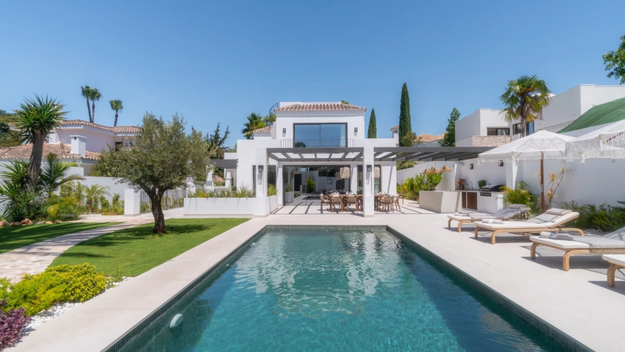 Superbe villa familiale neuve au cœur de Nueva Andalucia 2025