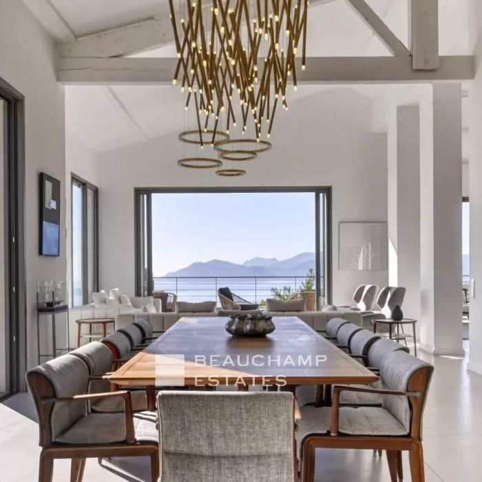 contemporary villa 5 bedrooms with panoramic sea views – Cannes