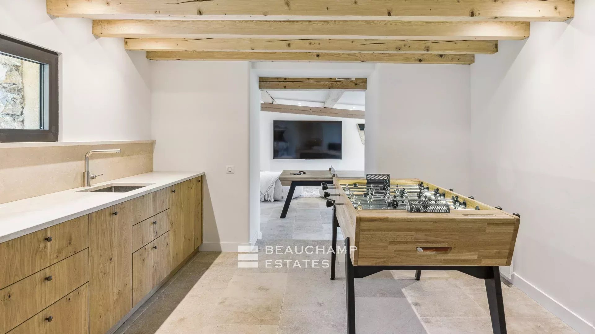 5-bedroom neo-Provencal villa in Opio 5-bedroom neo-Provencal villa in Opio