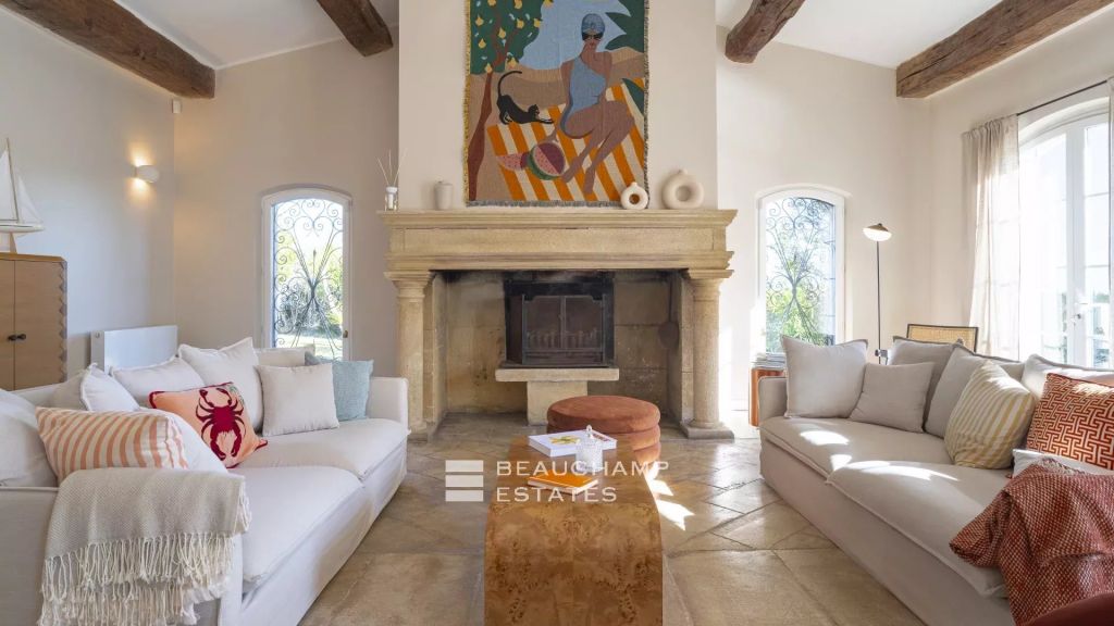 Provençal villa on the hills of Mandelieu with stunning sea view