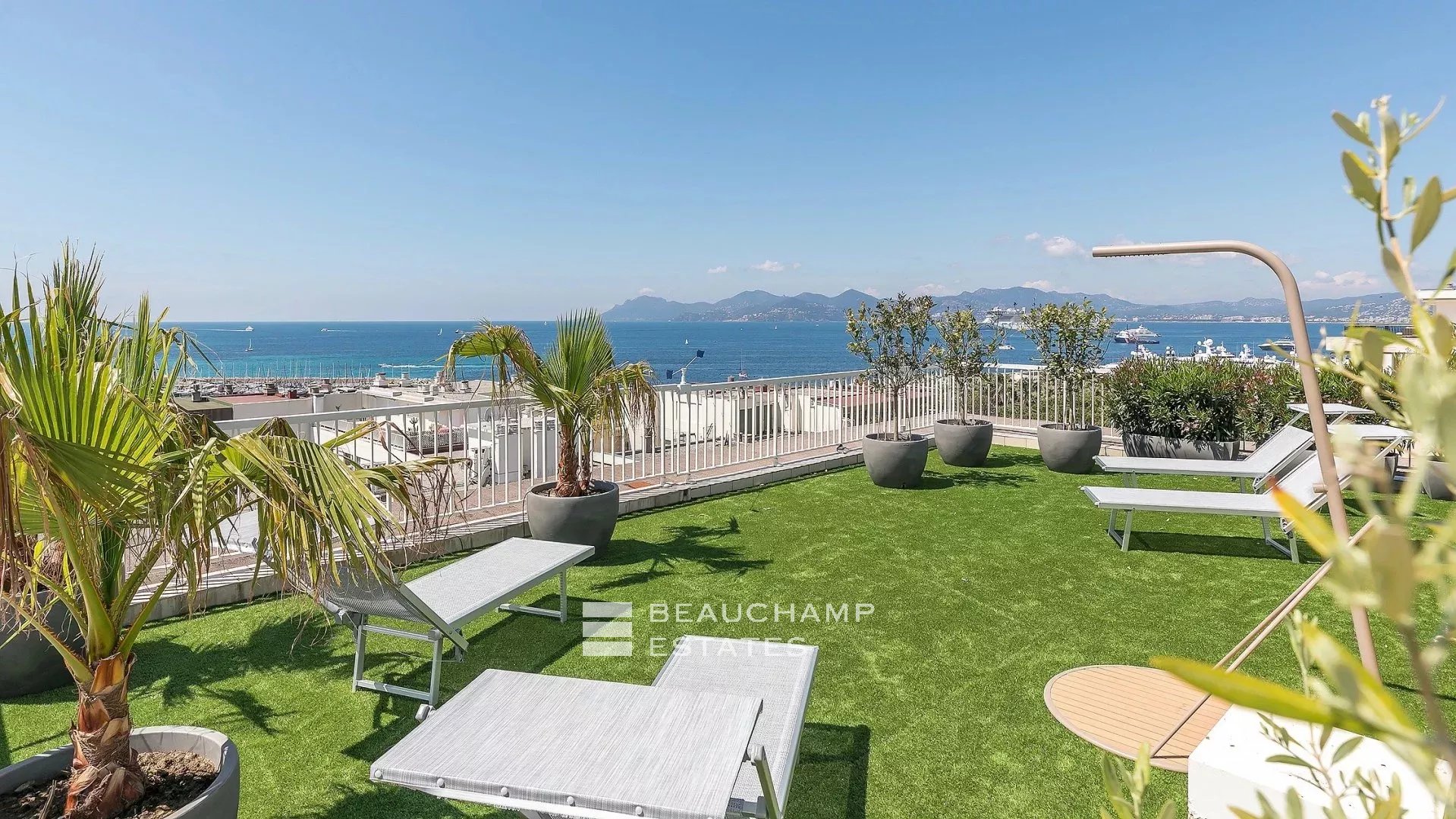 Cannes Palm Beach – Roof top apartment Cannes Palm Beach – Roof top apartment