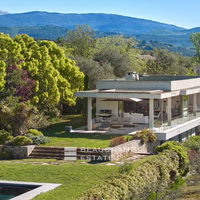 Sole agent – Contemporary Villa with Panoramic View