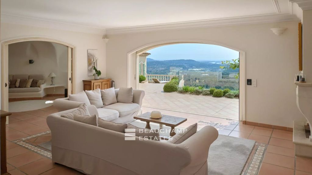 Provençal villa with panoramic view – Pégomas