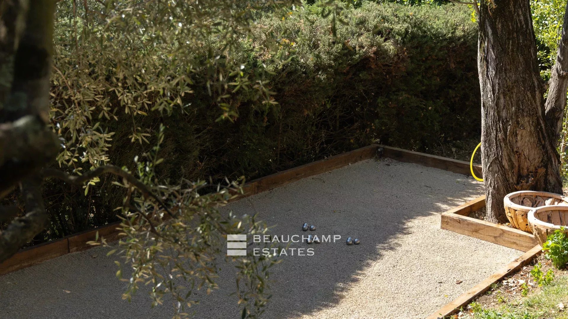 5-bedroom neo-Provencal villa in Opio 5-bedroom neo-Provencal villa in Opio