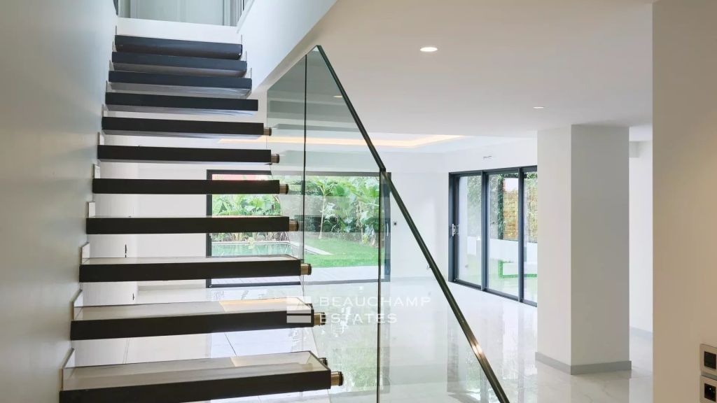 4-Bedroom Apartment with Private Garden and Swimming Pool