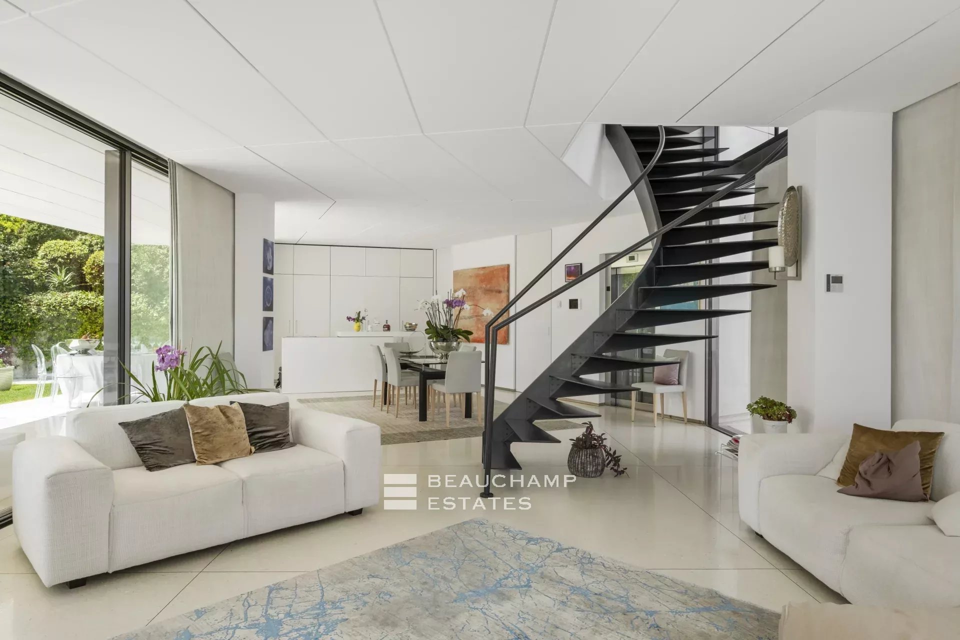 Villa on the Edge of Monaco Villa on the Edge of Monaco