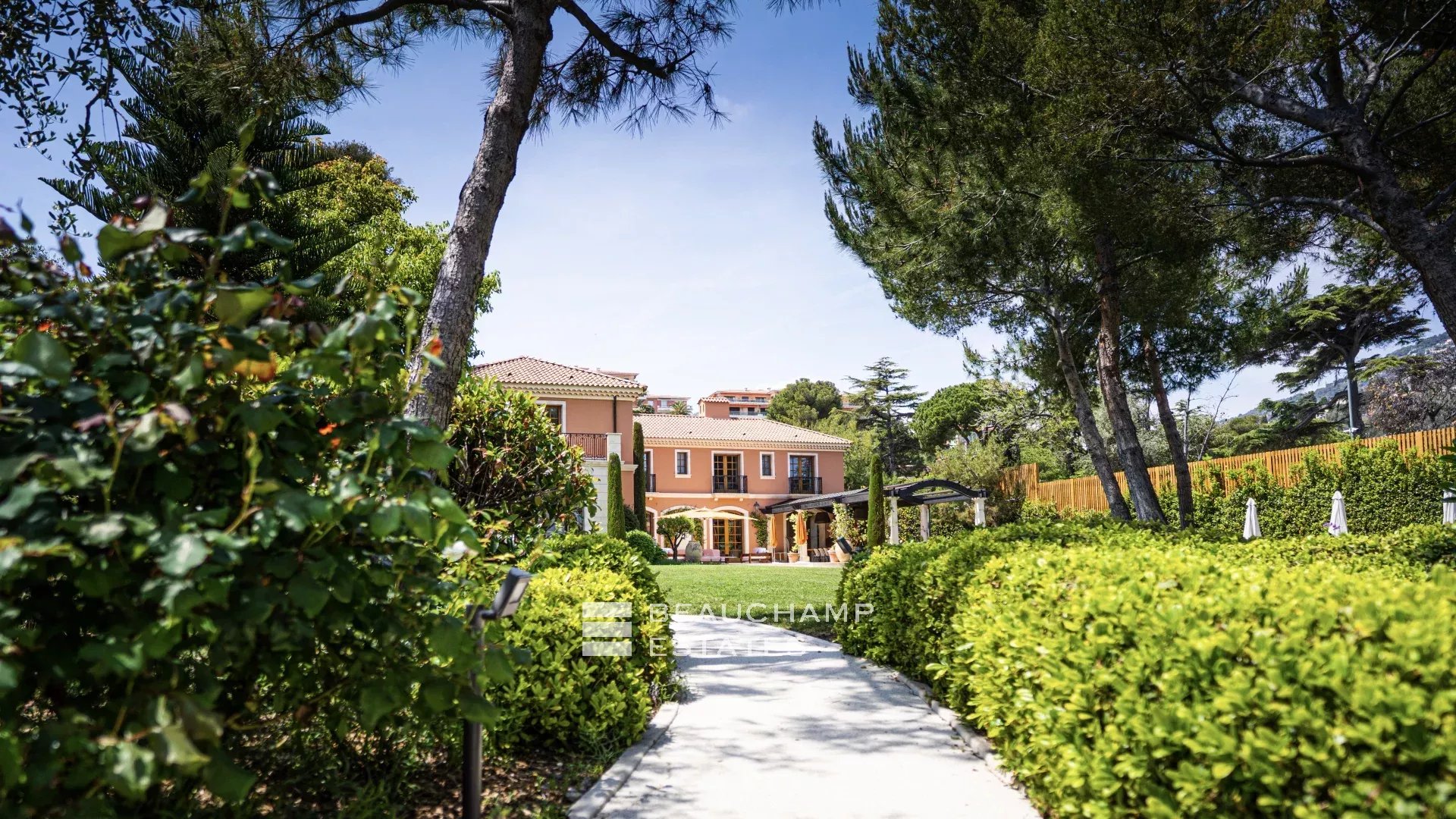 Exceptional waterfront property in Saint Jean Cap Ferrat Exceptional waterfront property in Saint Jean Cap Ferrat