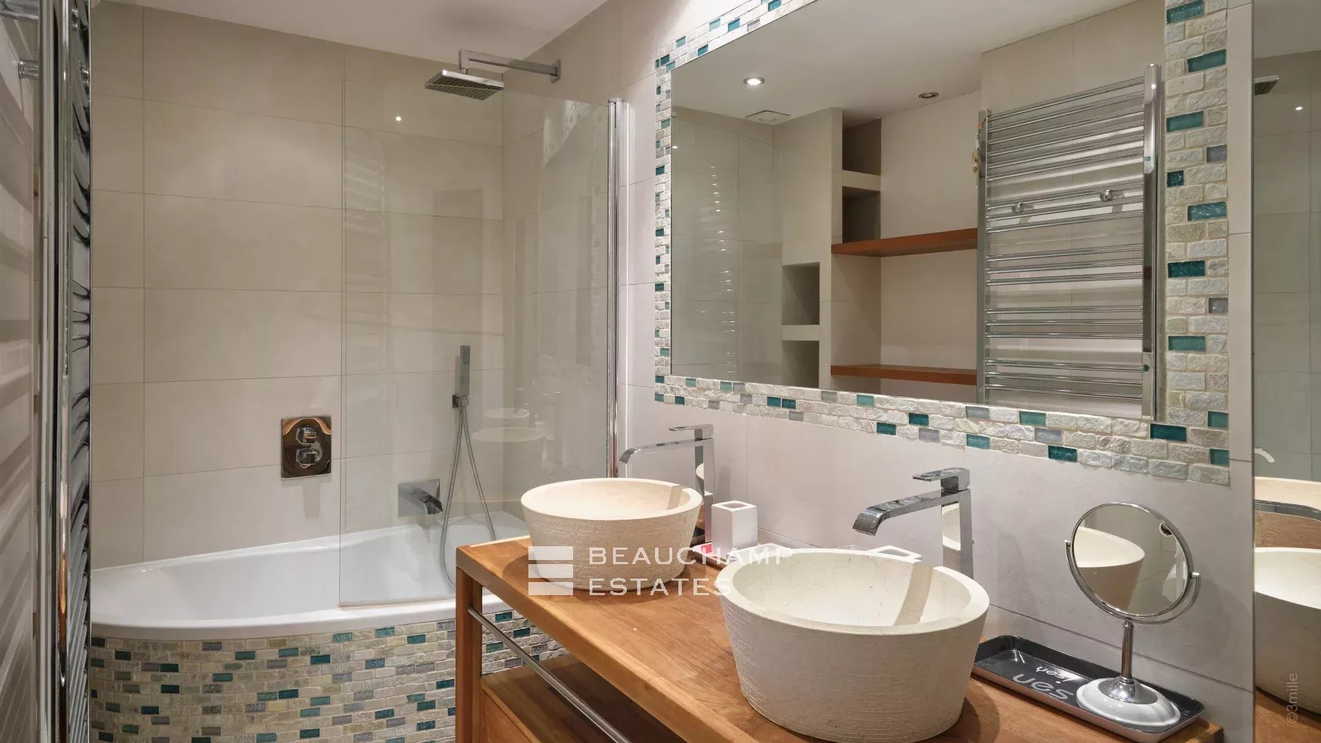 Magnifique appartement 3 chambres avec vue mer, Piscine et Tennis Magnificent 3 bedroom apartment with sea view – Swimming pool and Tennis