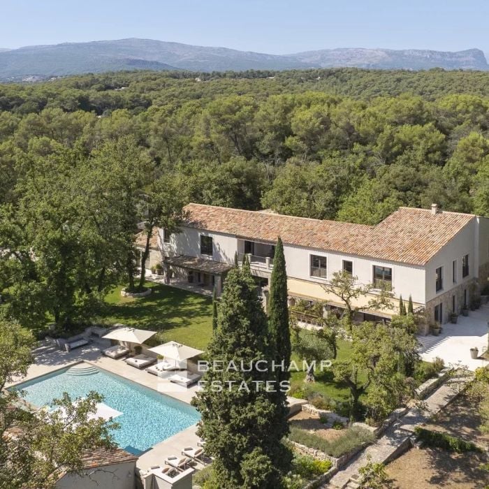 Exclusive – Gated estate with 12 bedrooms and swimming pool – Valbonne