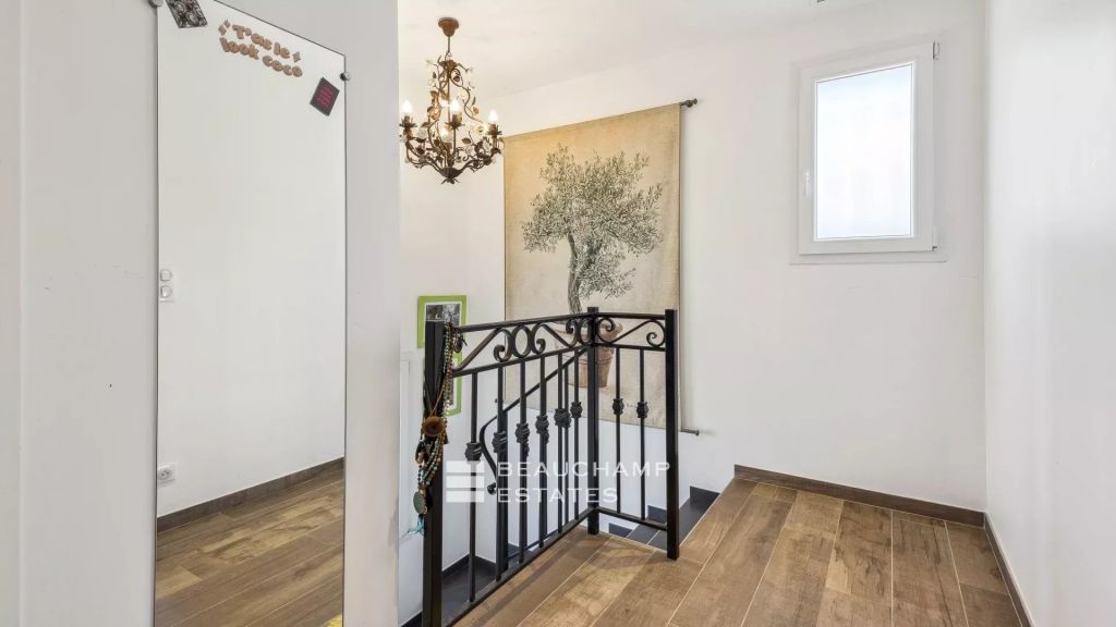 Mouans-Sartoux – villa with unobstructed views