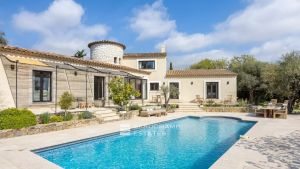 5-bedroom neo-Provencal villa in Opio