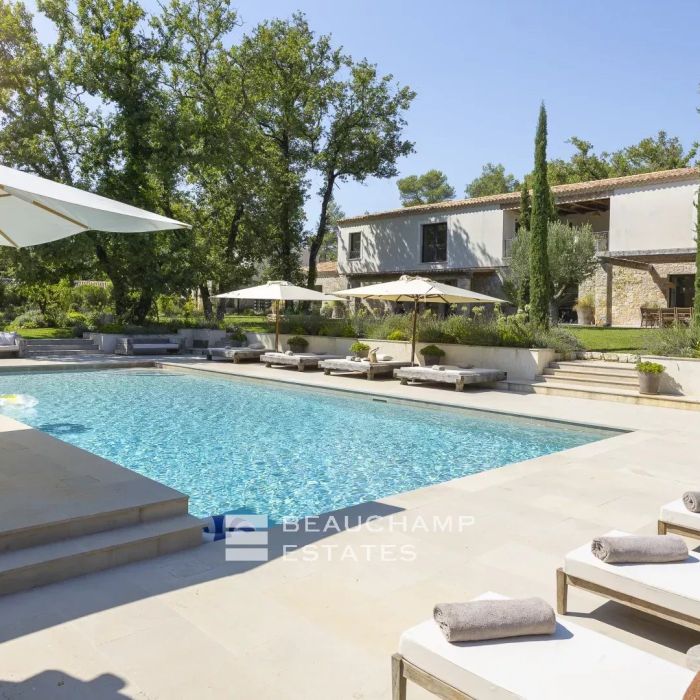 Exclusivité – Domaine fermé de 12 chambres avec piscine – Valbonne