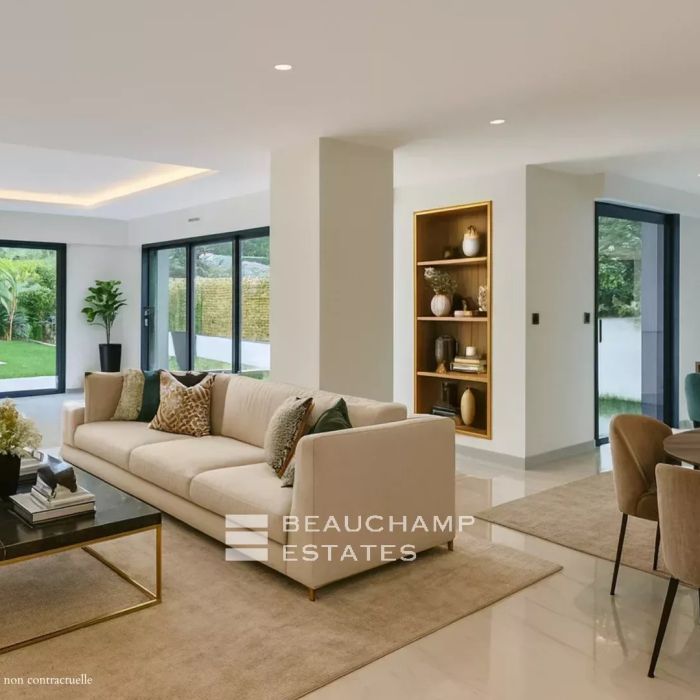 4-Bedroom Apartment with Private Garden and Swimming Pool