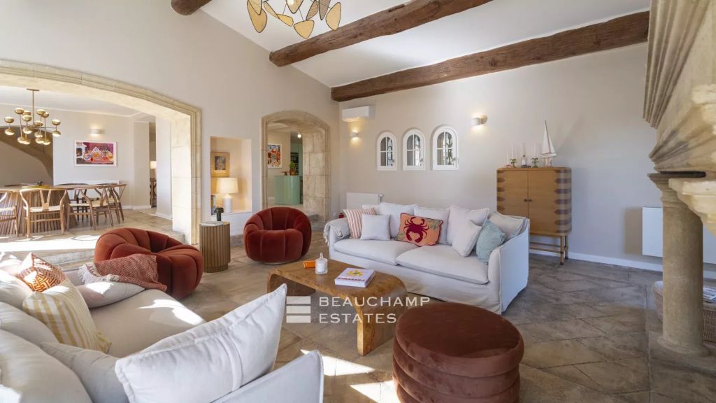 Provençal villa on the hills of Mandelieu with stunning sea view