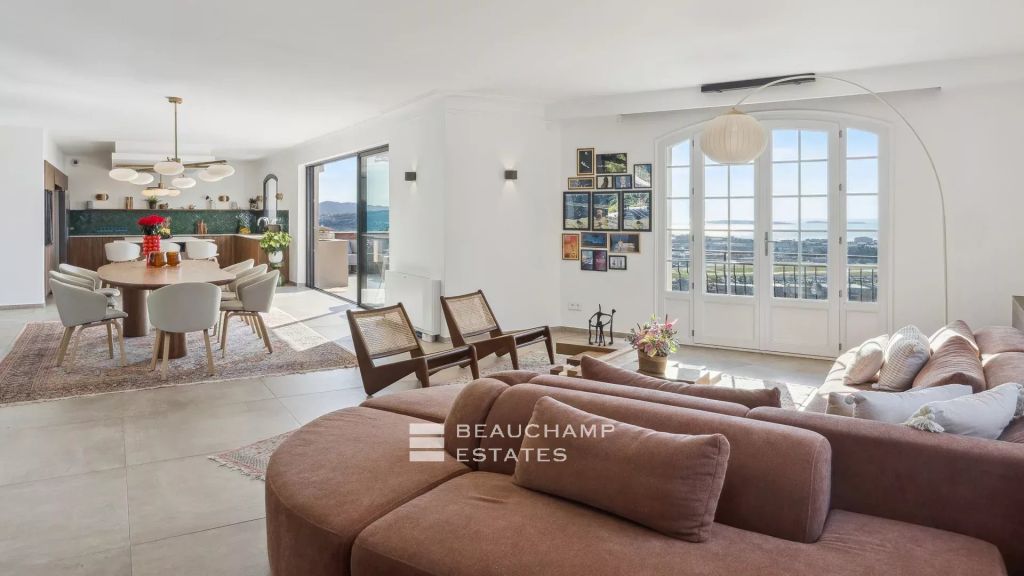 Superb 8-bedroom villa nestled in the heights of Mandelieu