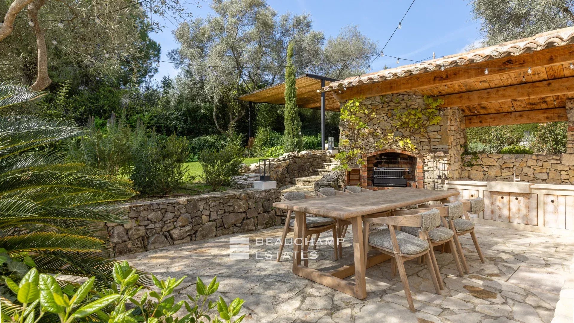 5-bedroom neo-Provencal villa in Opio 5-bedroom neo-Provencal villa in Opio