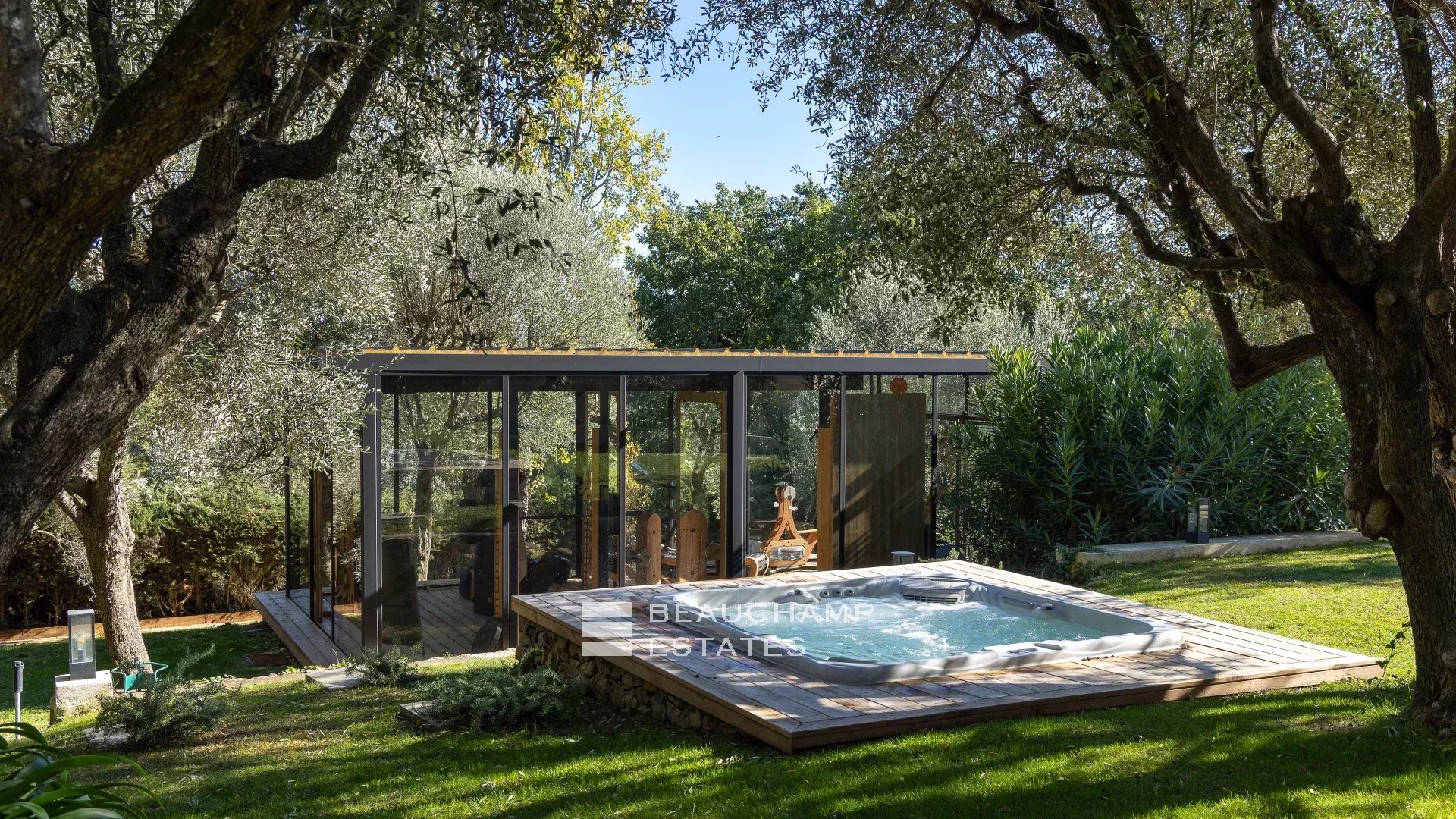 5-bedroom neo-Provencal villa in Opio 5-bedroom neo-Provencal villa in Opio