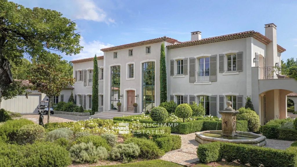 Luxury 8-Bedroom Property with Entertainment Room, Cinema, Wine Cellar, Spa, and Golf View in the Heart of the Exclusive Terre Blanche Estate