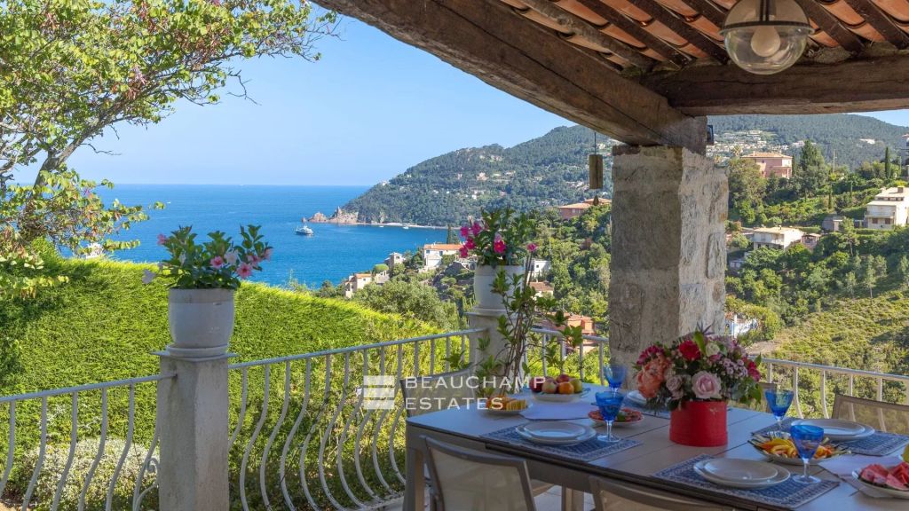 Charming Provençal Villa with Sea and Mountain Views