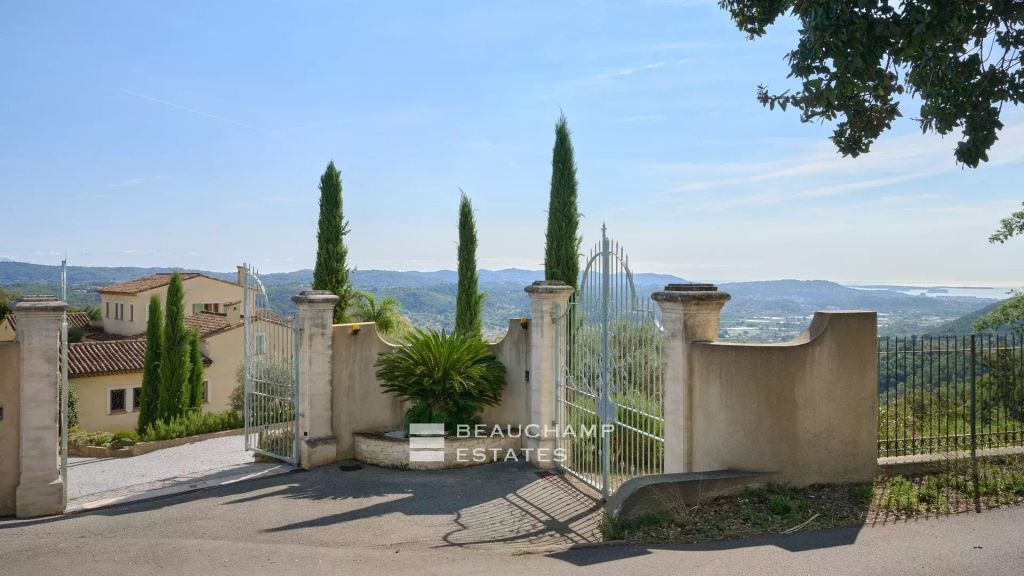 Provençal villa with panoramic view – Pégomas