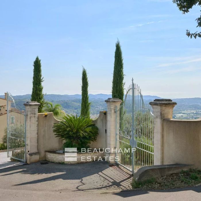 Provençal villa with panoramic view – Pégomas