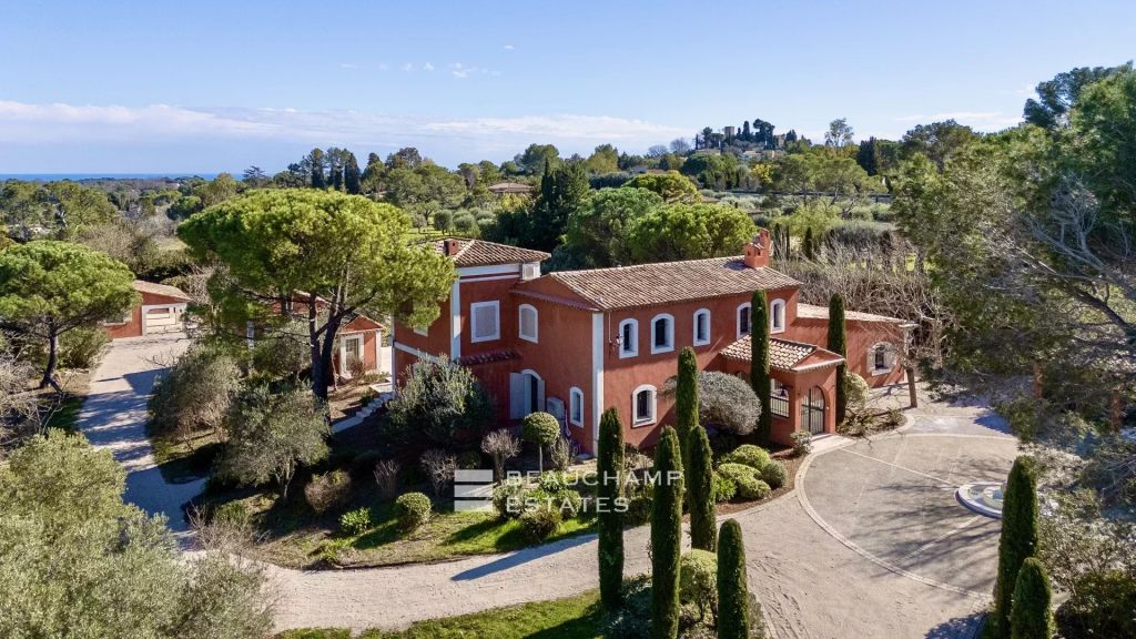 Charming Property with Swimming Pool – Mouans-Sartoux