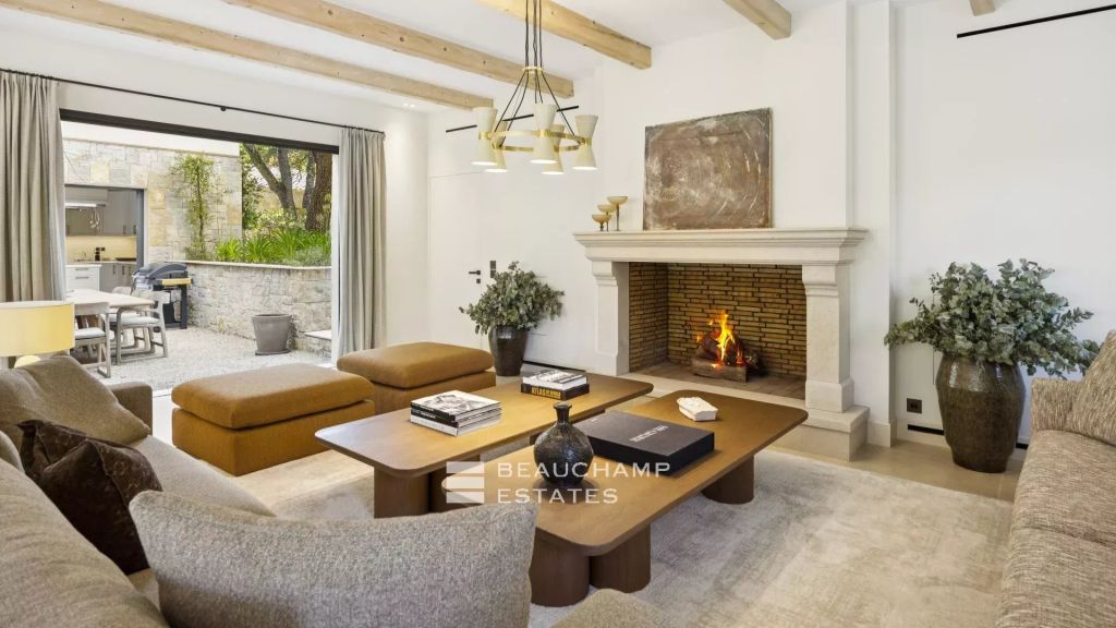 Exclusive – Gated estate with 12 bedrooms and swimming pool – Valbonne