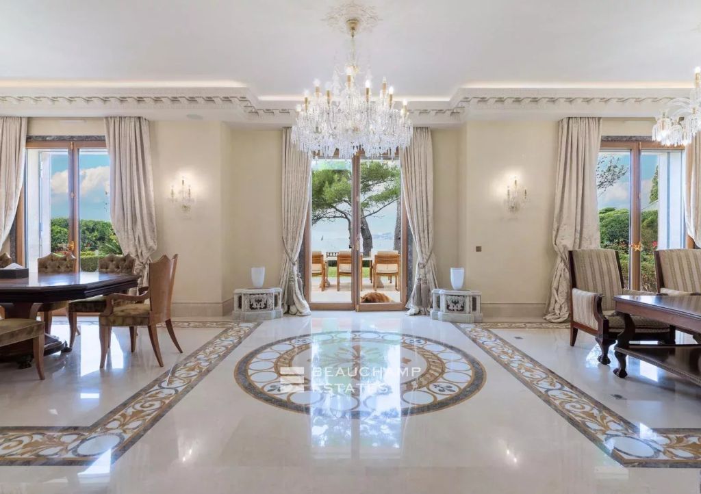 cap d’antibes – property with panoramic sea view