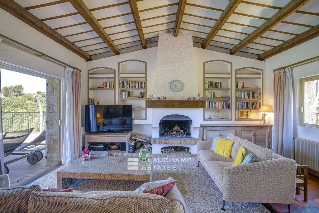 Provençal Villa in a Gated Estate – Biot