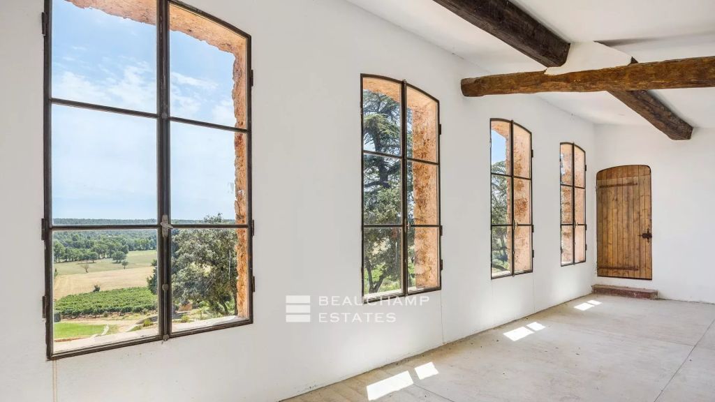 Château with vineyard estate