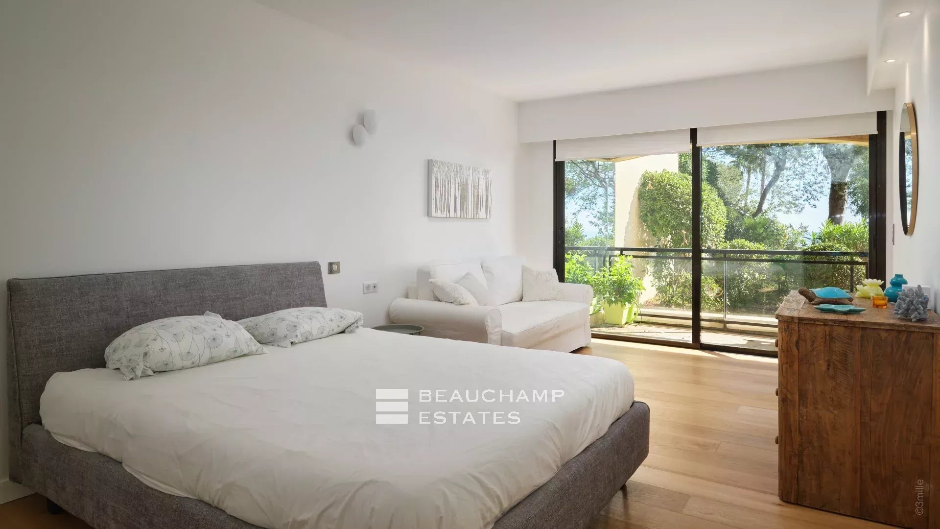 Magnifique appartement 3 chambres avec vue mer, Piscine et Tennis Magnificent 3 bedroom apartment with sea view – Swimming pool and Tennis