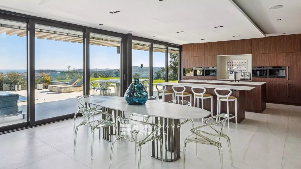 Majestic Sea View – Exceptional Contemporary Villa, Saint-Tropez, 6 Bedrooms, Prime Location