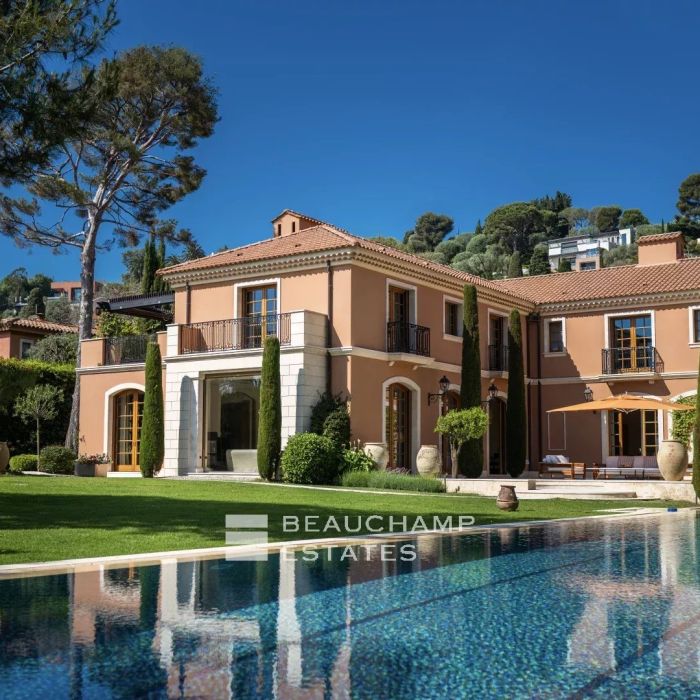 Propriété exceptionnelle en front de mer de Saint Jean Cap Ferrat