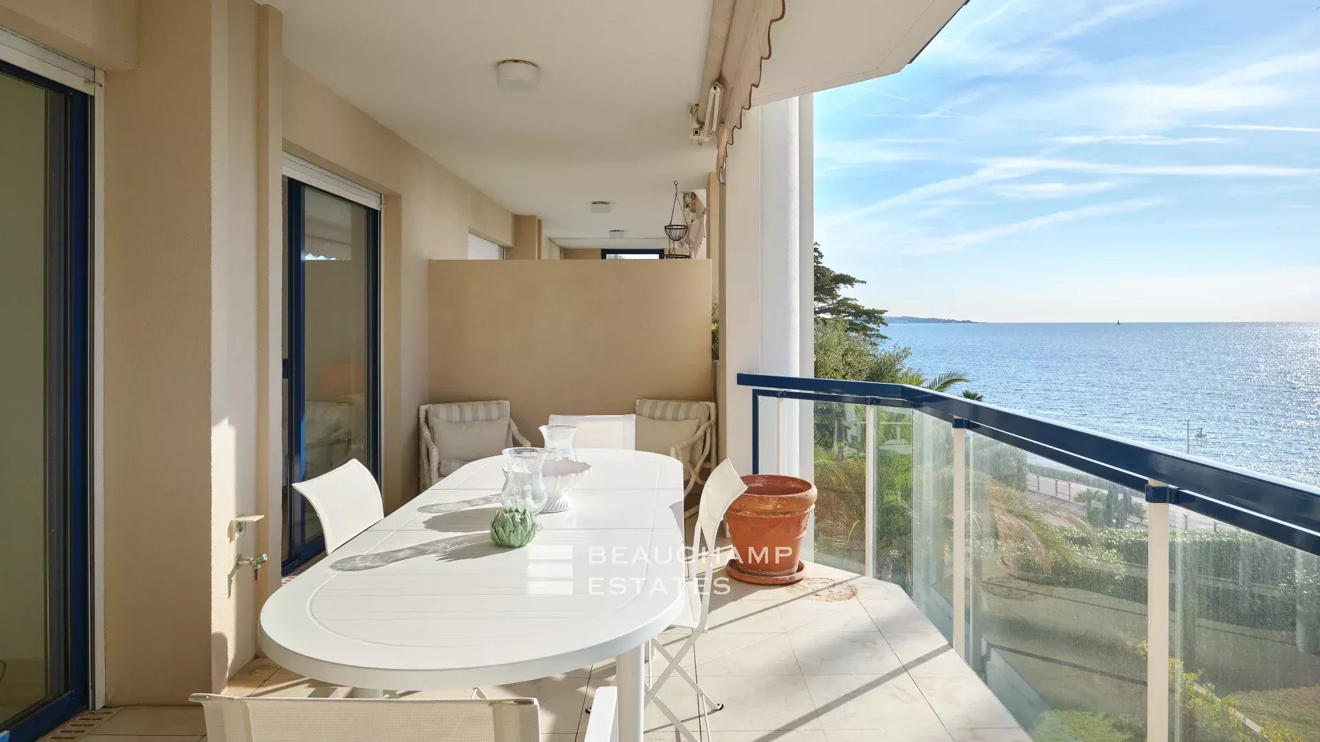 Bourgeois apartment – terrace with sea view Bourgeois apartment – terrace with sea view