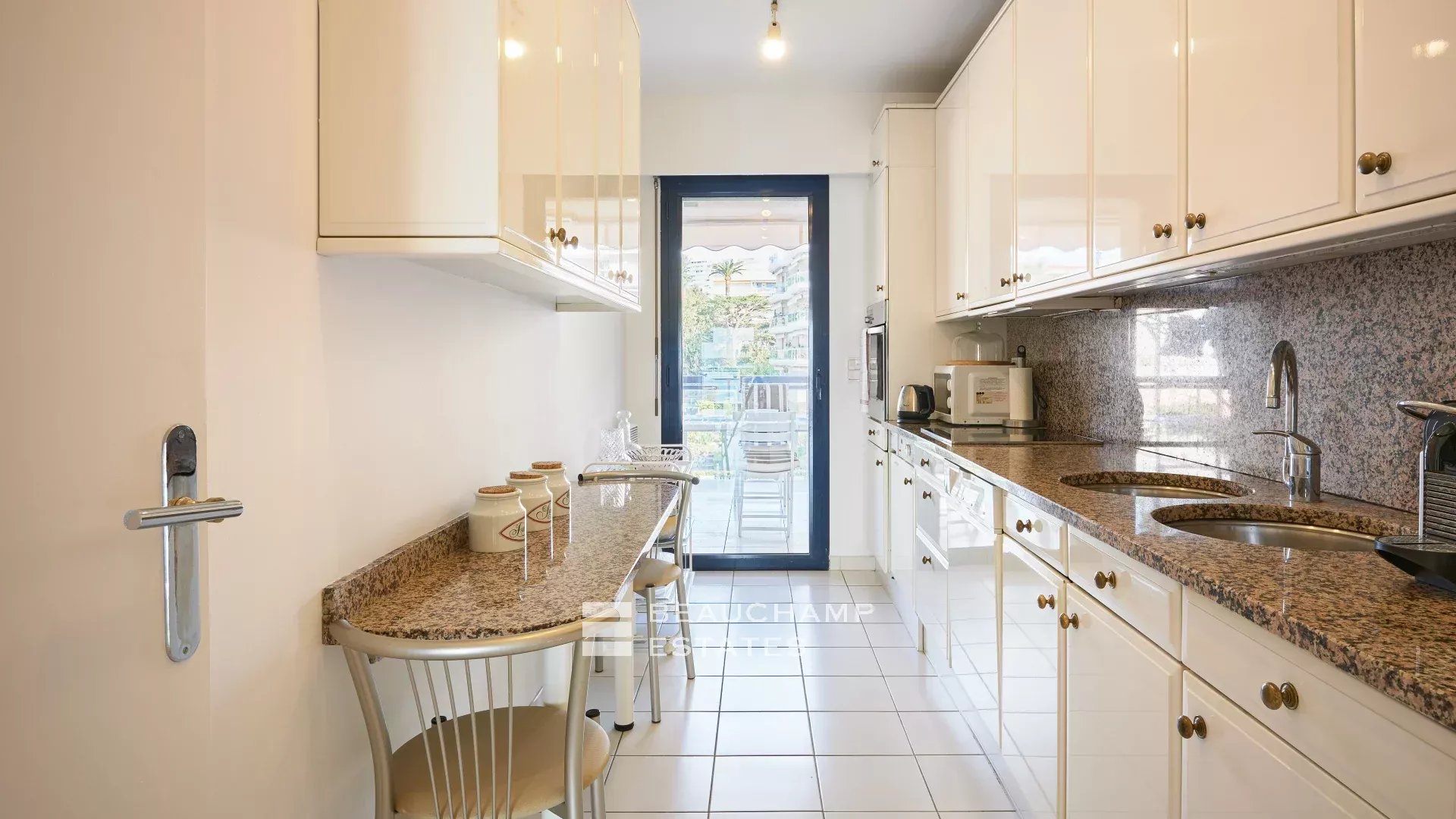 Bourgeois apartment – terrace with sea view Bourgeois apartment – terrace with sea view