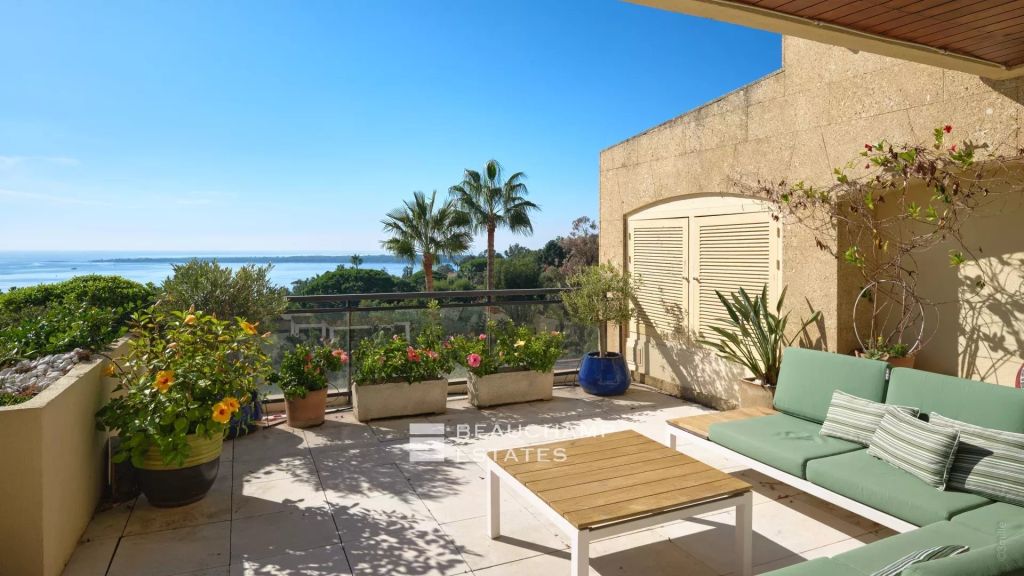 Magnificent 3 bedroom apartment with sea view – Swimming pool and Tennis