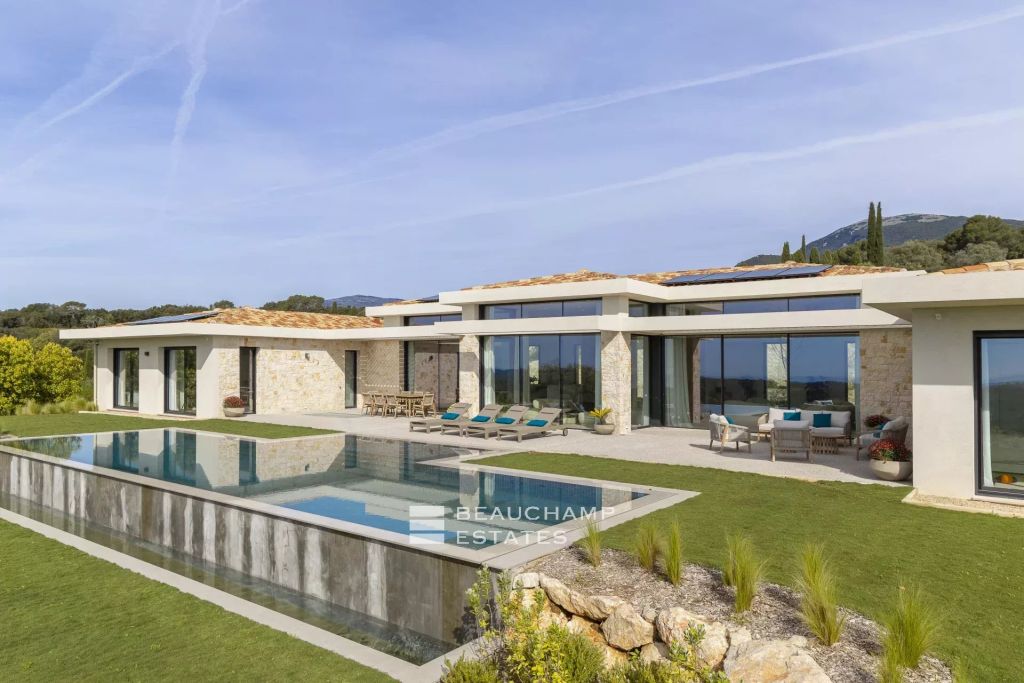 Roquefort-les-Pins – New Contemporary Villa with Exceptional Sea Views