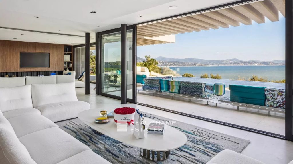 Majestic Sea View – Exceptional Contemporary Villa, Saint-Tropez, 6 Bedrooms, Prime Location