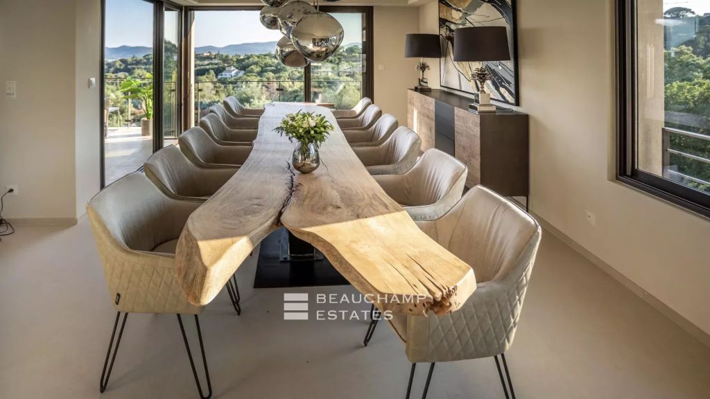 Exceptional modern villa with sea view in Beauvallon