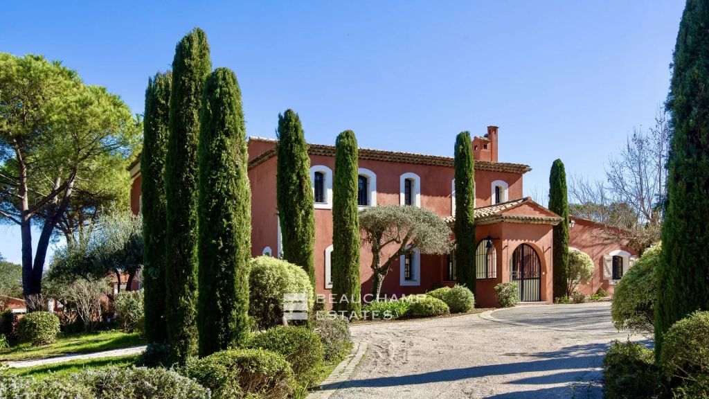 Charming Property with Swimming Pool – Mouans-Sartoux