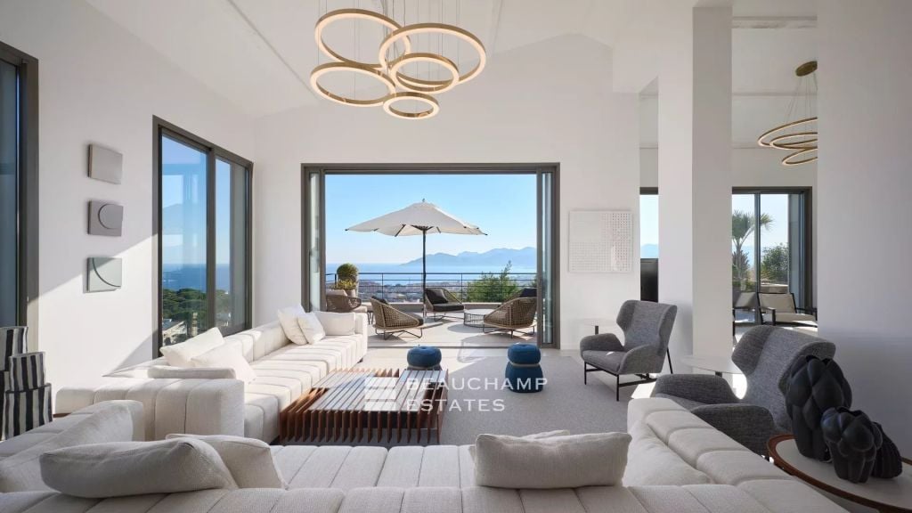 contemporary villa 5 bedrooms with panoramic sea views – Cannes
