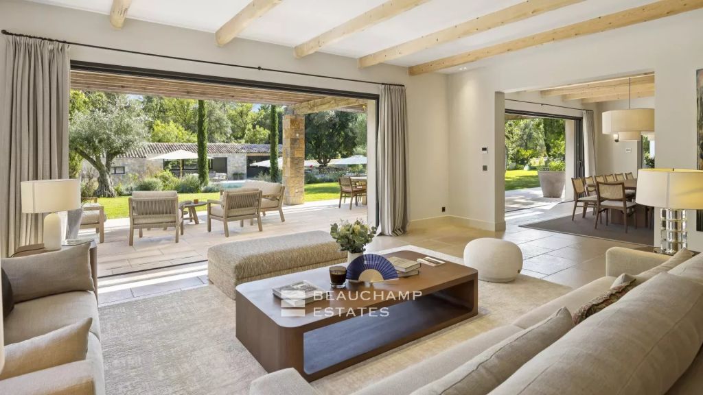 Exclusive – Gated estate with 12 bedrooms and swimming pool – Valbonne